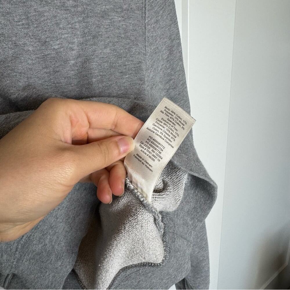 Aritzia Wilfred Free Gray Cropped Relaxed Pullover Sweatshirt Size Small - Picture 3 of 4